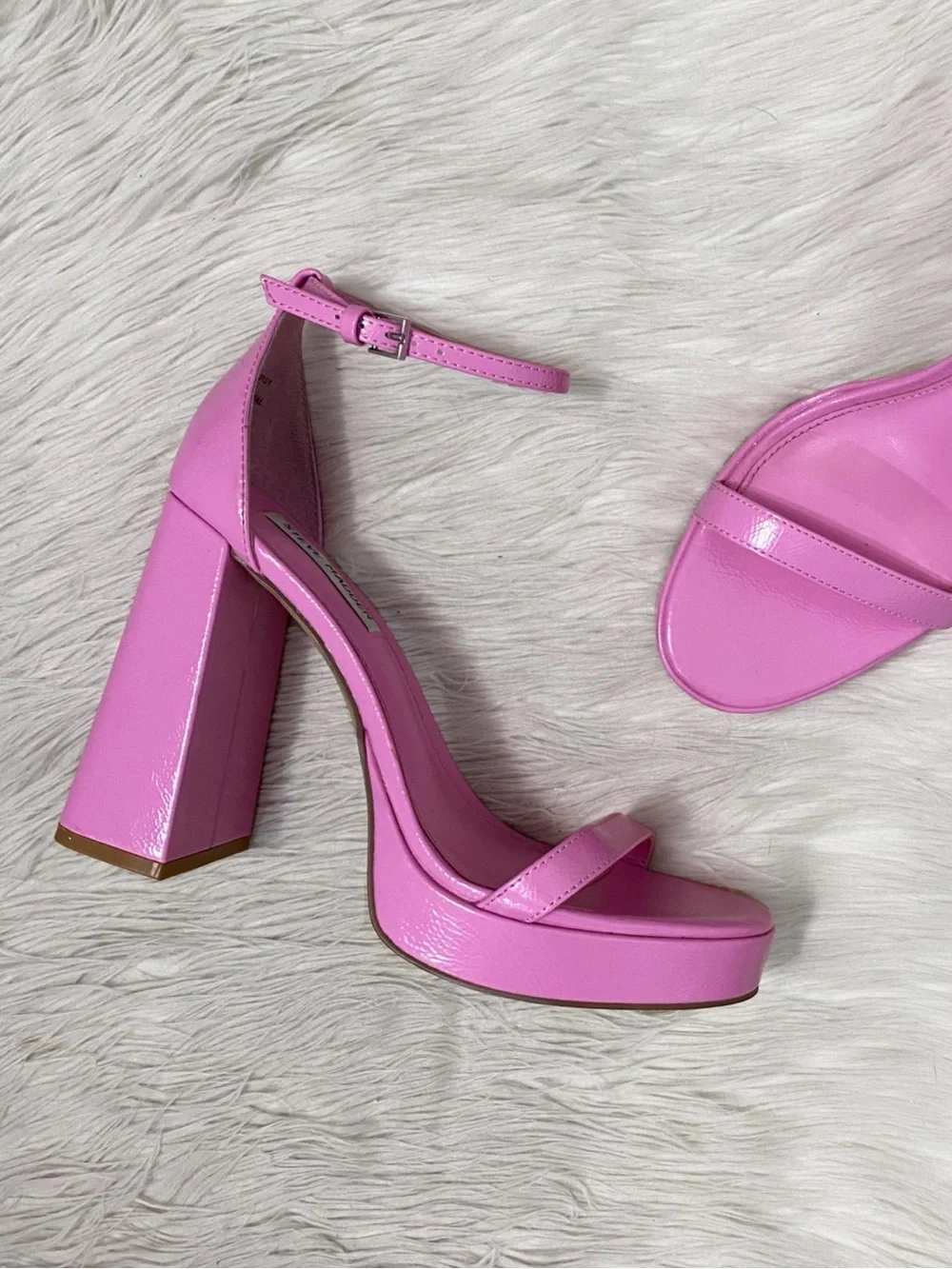 Steve Madden Veronika Platform Sandal Heels Bubblegum Hot Pink Patent 8.5